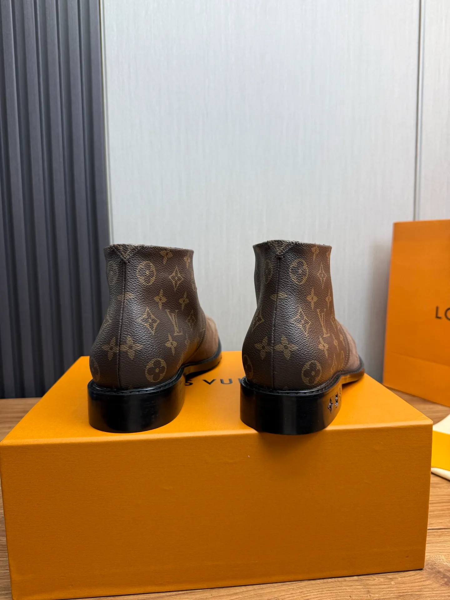 Men's shoes 💰760💰 LV. - Men's business casual leather shoes, top quality cow products. 1:1 shipment ⬆️Luxury and noble 👞All imported original brand leather materials, just to create a more comfortable wearing experience, upper: original cowhide ➕Imported full cow lining, original outsole ✔️16-45 (38.45 non-returnable)